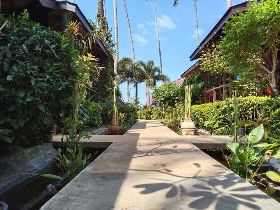 Lipa Bay Resort Lipa Noi Bagian luar foto