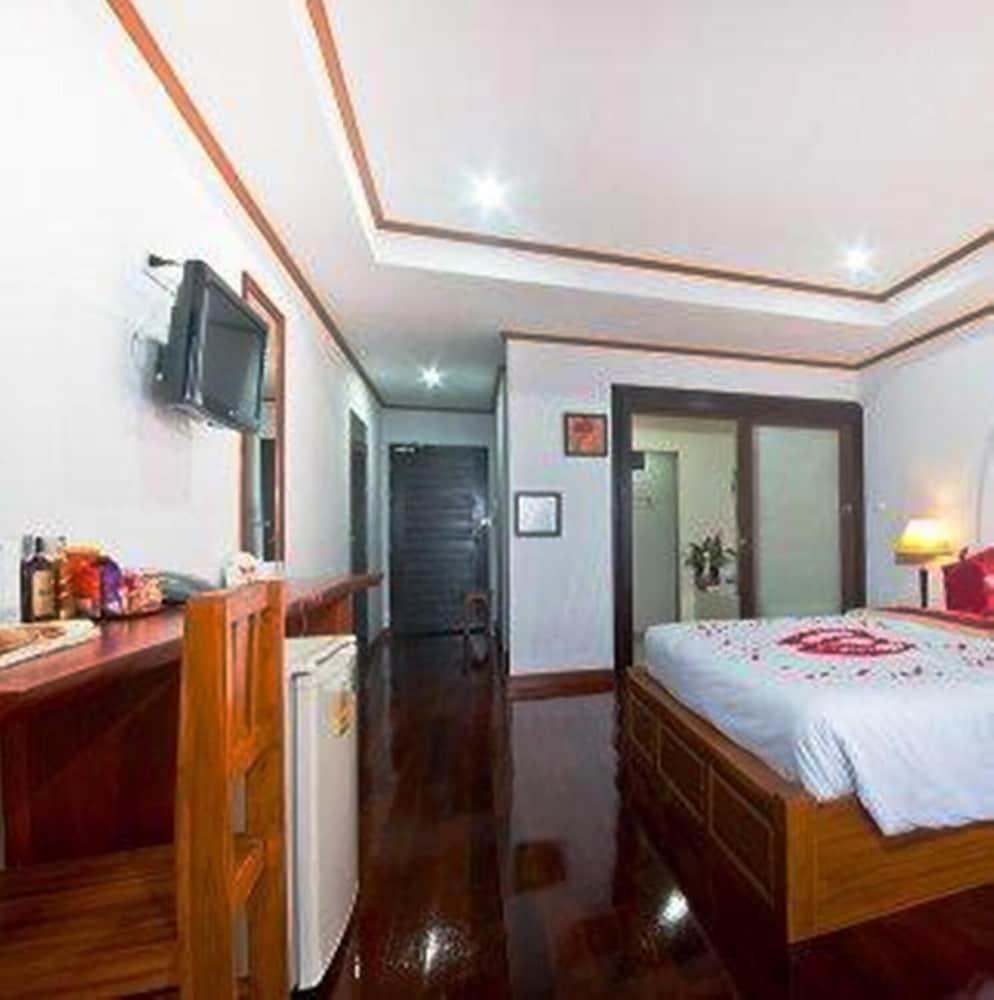 Lipa Bay Resort Lipa Noi Bagian luar foto