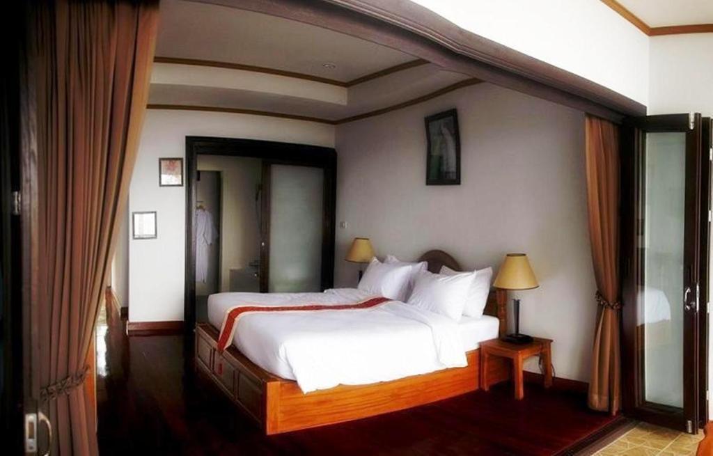 Lipa Bay Resort Lipa Noi Bagian luar foto